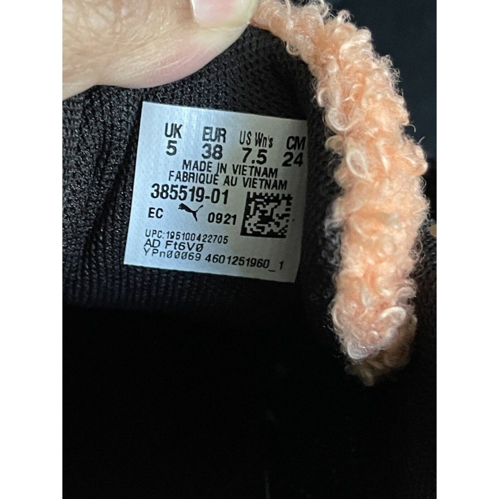 Women’s Sneakers Size 7.5 PUMA Mayze Cuddle In Black - Picture 12 of 12